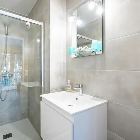 Spacious Apartment At A 5 Min Walk From The Beach Antibes Exterior photo