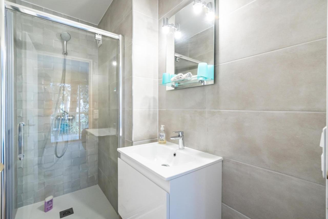 Apartment Spacious At A 5 Min Walk From The