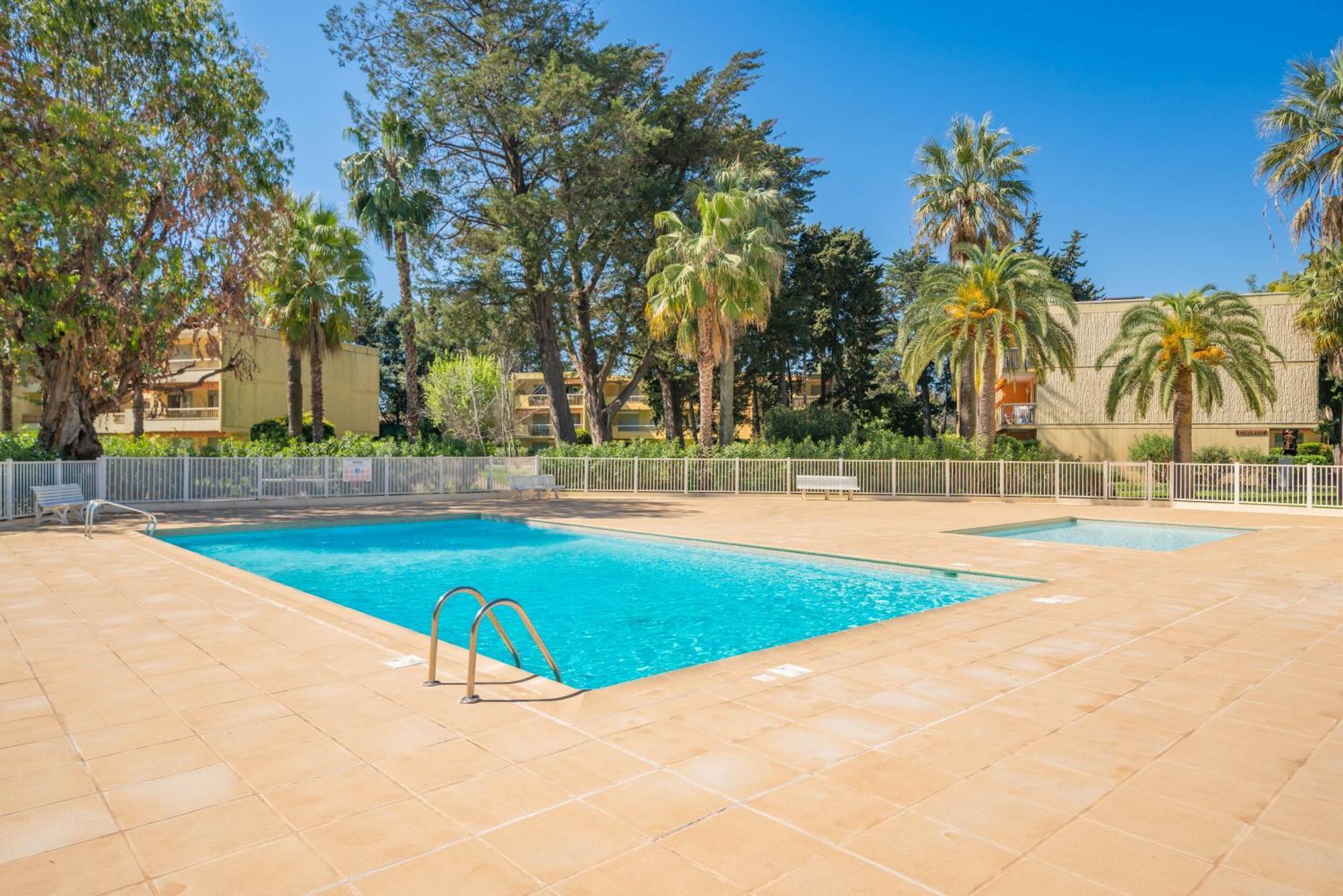 Spacious At A 5 Min Walk From The Apartment Antibes